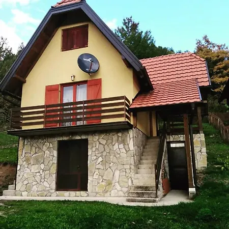 Mitrovic バイナ・バシュタ